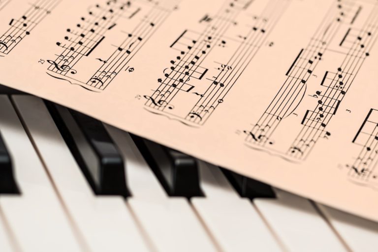 あなたが作った曲が有名海外ドラマのBGMに使われる！？[駆け出しでもOK]