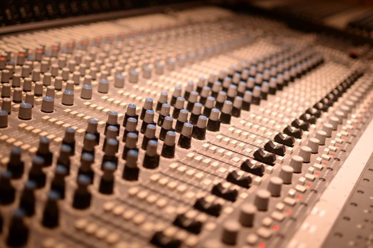 Production Musicのミックスとマスタリング